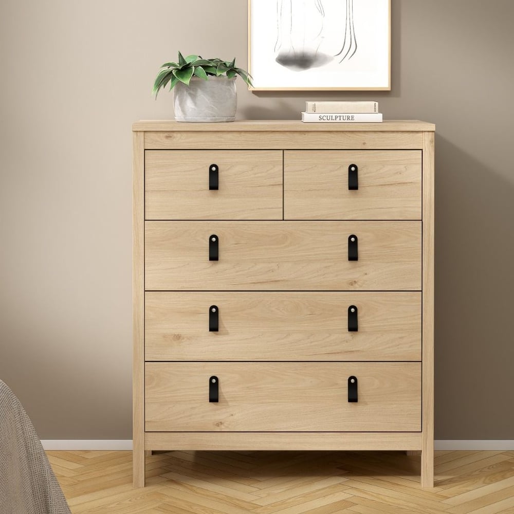 bellevue wooden chest of 5 drawers in oak