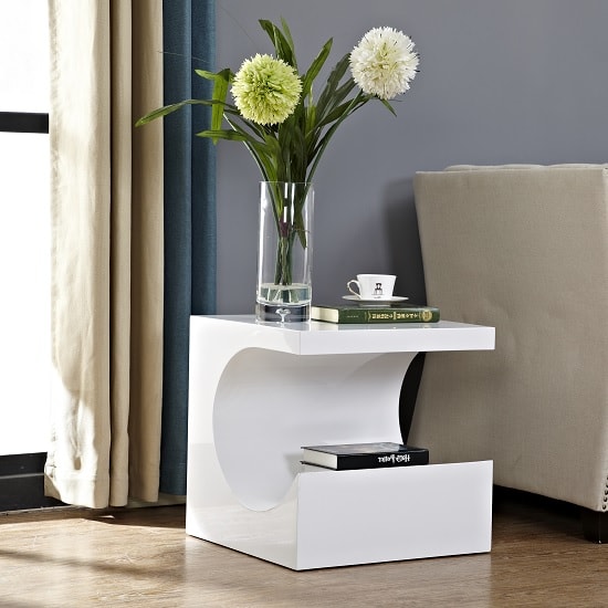 Figure Modern Side Table In White High Gloss | Furniture in Fashion