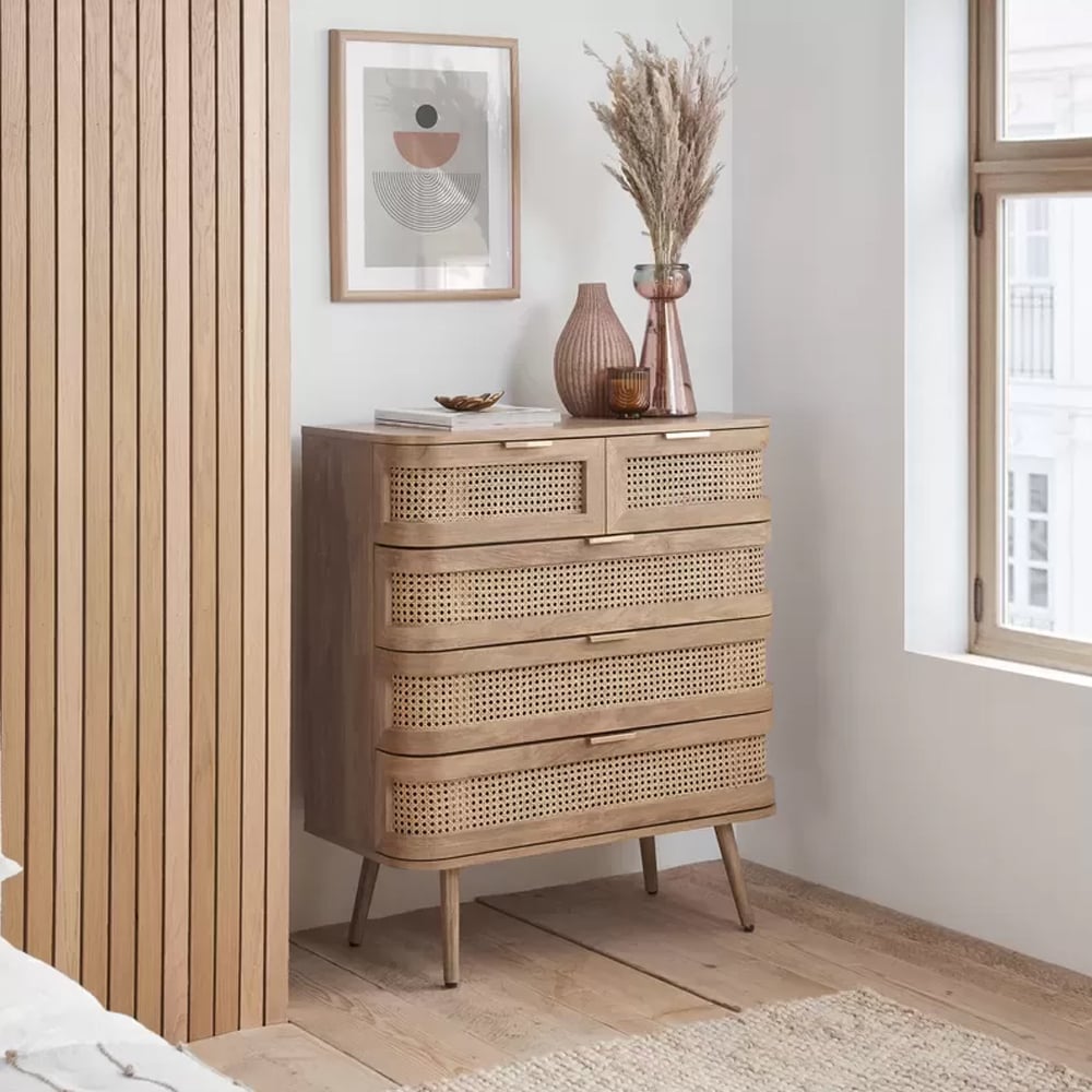 nixa wooden chest of 5 drawers in oak